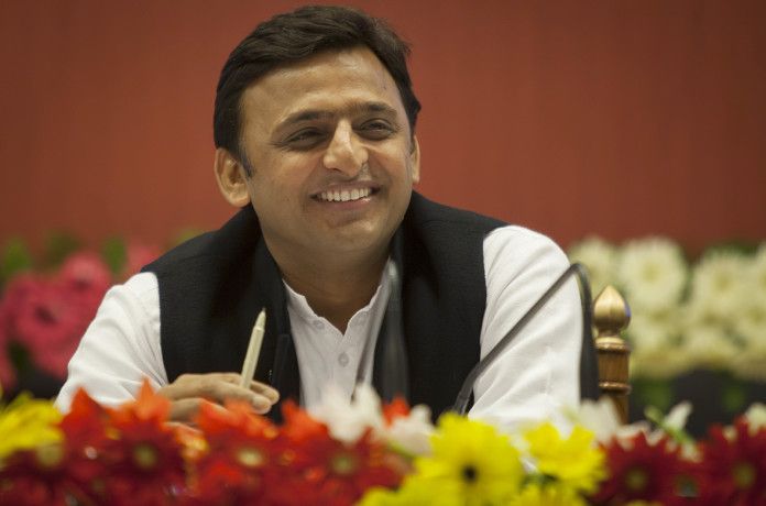Akhilesh Yadav सीएम अखिलेश यादव चुनाव से पहले देंगे 9342 नौकरियां!