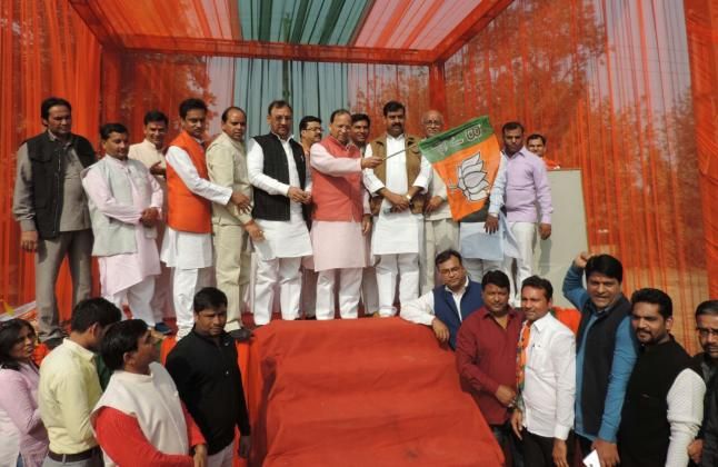 modi rath यूपी इलेक्शन 2017: 403 सीटों पर 200 रथ करेंगे मोदी का गुणगान