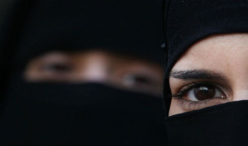 triple talaq 'हलाला है वेश्यावृत्ति के जैसा, खुद मुस्लिम आगे आकर खत्म करें'