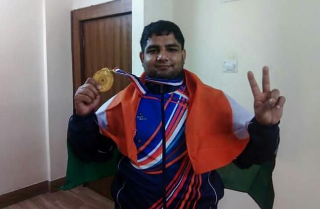 pradeep yadav powerlifter देशी दंगल से इस युवा ने चमकाया गाजियाबाद का नाम