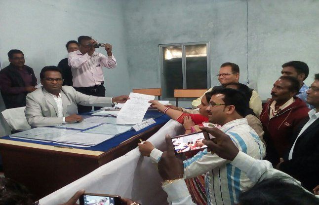 charoda nigam election चरोदा निगम चुनाव: बगावती सुरों को साधने बनी रणनीति पार्टी प्रत्याशियों ने भरा नामांकन