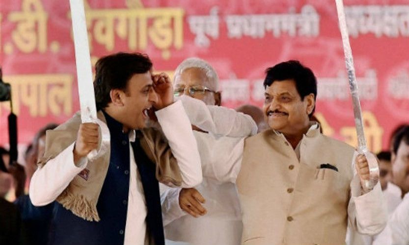 akhilesh shivpal चाचा Vs भतीजा वार, सियासी 'कुश्ती' का एक और राउंड चाहते हैं अखिलेश?