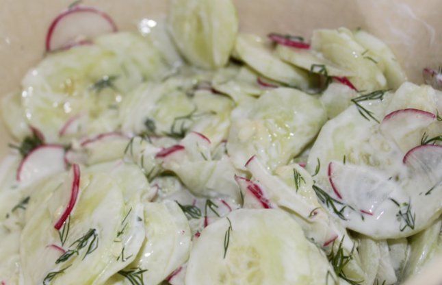 Cucumber salad सर्दियों में रूखी त्वचा को नरिश करने के लिए खाएं यह व्यंजन