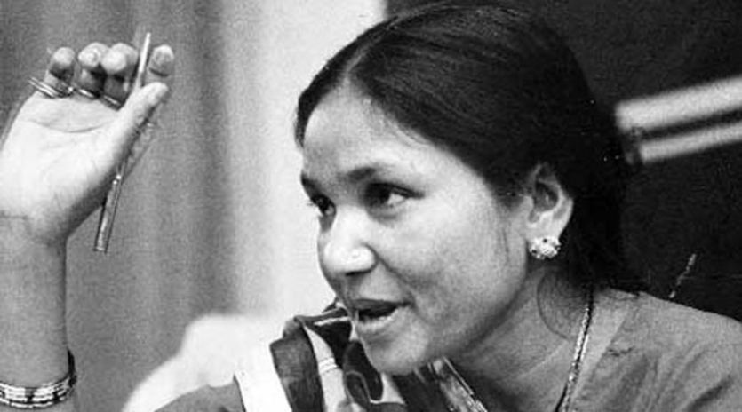 Bandit Queen Phoolan Devi Entered In Politics And Become Member Of ...