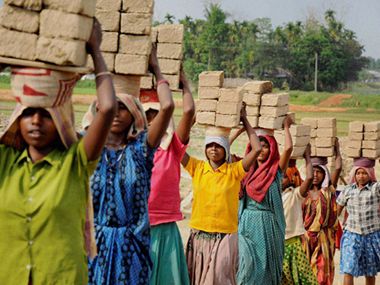 unorganised sector jobs नोटबंदी से असंगठित सेक्टर के ६००० क्लस्टर्स में जा रही हजारों जॉब