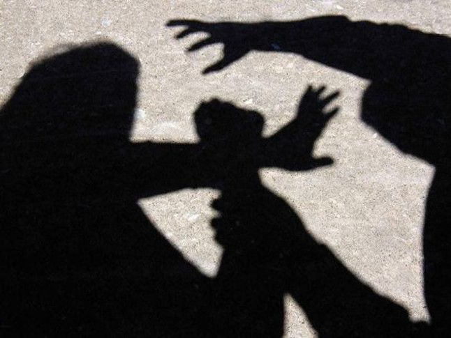 molestation BJP नेता ने युवती से कहा फ्लैट में आओ हो जाएगा काम फिर की गंदी हरकत