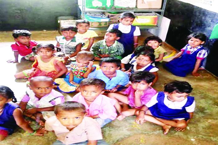 anagnwadi centre jabalpur katni इस आंगनबाड़ी में बच्चों को खिलाई जा रहीं थीं इल्लियां!, हैरान कर देगी ये खबर