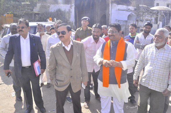 Burhanpur Akbari Sarai Khankhana on the possession खानखाना के अकबरी सराय पर व्यापारियों का कब्जा