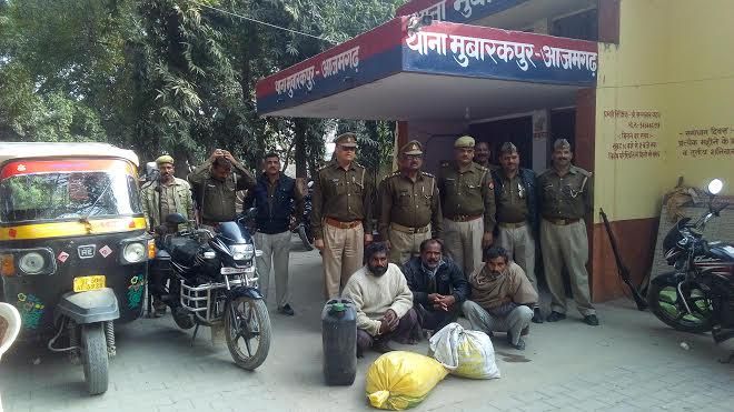 smuggler आजमगढ़ में तीन शराब कारोबारी चढ़े पुलिस के हत्थे
