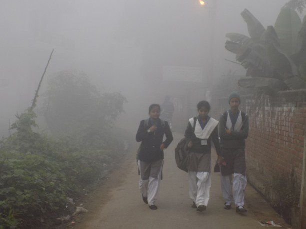 School closed ठंड को देखते हुए चंदौली में इटर तक के स्कूल पांच जनवरी तक बंद