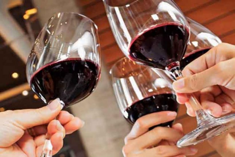 Illigle liquor सूदखोरी : गंदा है ये धंधा- पैसे हड़पने के लिए लगा देते हैं शराब, चरस का चस्का