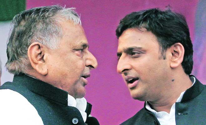 Mulayam Singh Akhilesh Yadav मुलायम-अखिलेश में से किसी को नहीं मिलेगी साइकिल