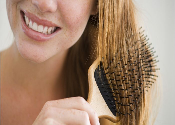 Tips For Remove Hair Fall Problem - सर्दियों में परेशान हैं बालों की इन  समस्याओं से तो करें ये उपाय | Patrika News