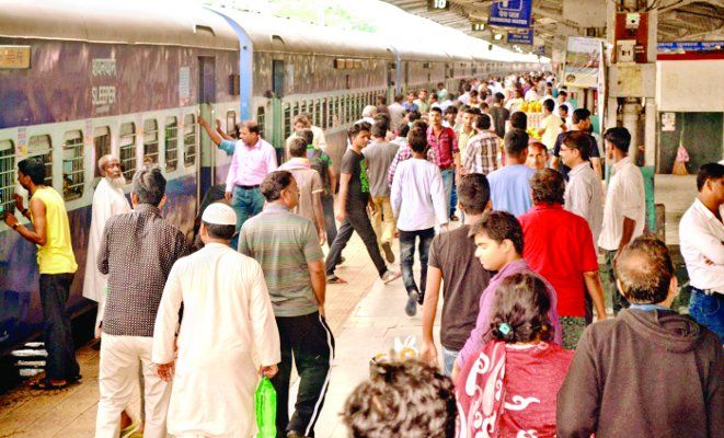 Railway रेल पटरी में क्रैक, बड़े हादसे से बची मुजफ्फरपुर इंटरसिटी एक्सप्रेस