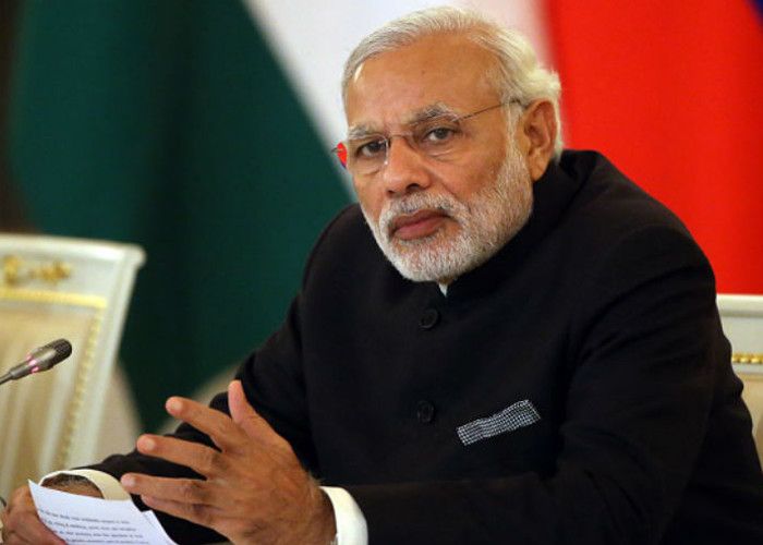 Narendra Modi महात्मा गांधी से बड़े ब्रांड है क्या पीएम मोदी, राय दें