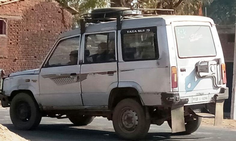 balaghat वाहन में क्षमता से अधिक बैठाए जा रहे बच्चे