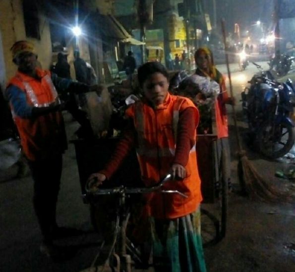 cleaning campaign स्वच्छता सर्वेक्षण से पहले नगर निगम ने रात में शुरू कराई सफाई