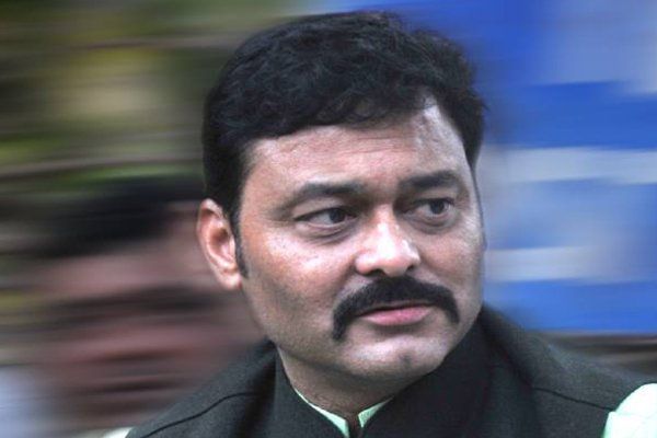 sanjay pathak कालेधन पर सख्त हैं पीएम मोदी, जाएगी मध्यप्रदेश के इस मंत्री की कुर्सी!
