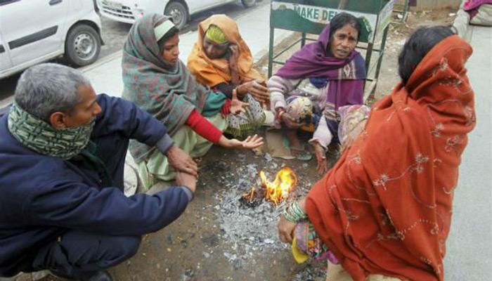 weather 30 साल का रिकॉर्ड तोड़ रही ठंड, फुटपाथ पर ठिठुरने से 2 की मौत