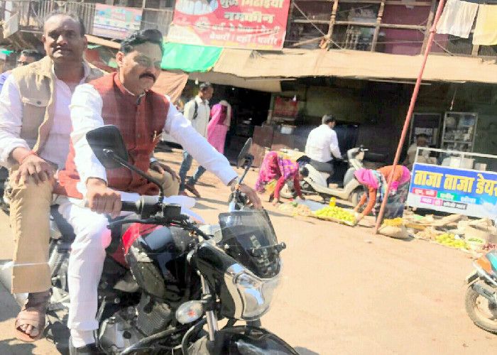 sanjay pathak विरोध से बौखलाए संजय पाठक, नए SP ने इस बयान पर जताई असहमति