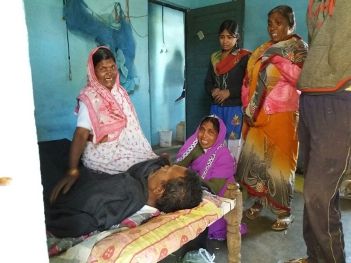 Head constable was found dead this morning in his प्रधान आरक्षक का घर में मिला शव