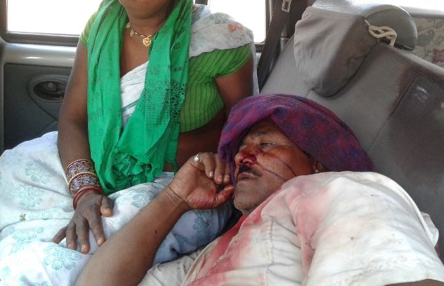 Injured in attack चने के खेत में चलने से शुरू हुआ विवाद खूनी संघर्ष में तब्दील, 5 घायल 3 गंभीर