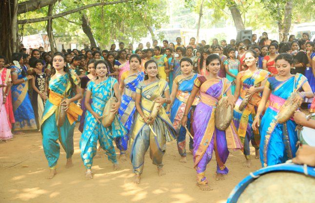 chennai एमजीआर जानकी कॉलेज में पोंगल मनाया