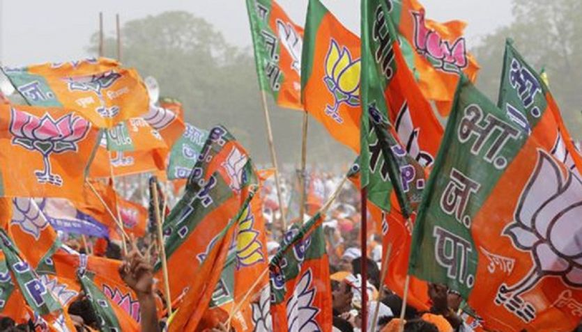 BJP यूपी चुनाव से पहले बीजेपी दे सकती सपा और बसपा को झटका