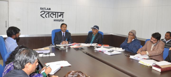 Panchayat, Bidders,Lock, Case, Ratlam, Mp पंचायत पर ताला लगाने वालों पर दर्ज करें प्रकरण