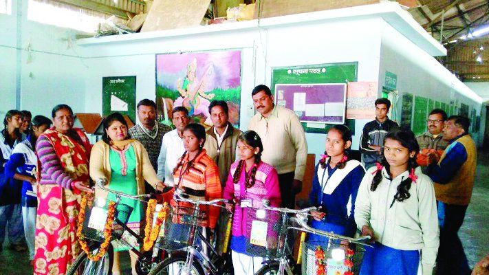 Youth Day अब पैदल स्कूल नहीं आएंगे विद्यार्थी