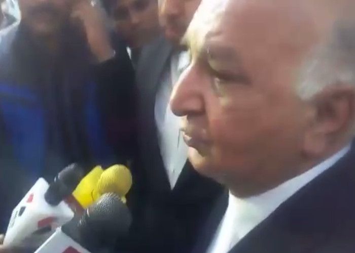 Mulayam Lawyer मुलायम सिंह यादव के वकील ने बताया, आयोग की बैठक में साढ़े पांच घंटे क्या हुआ