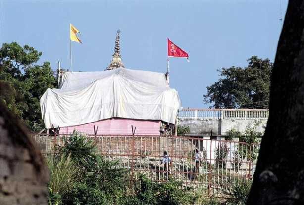 Ram Janm bhoomi Ayodhya Breaking News : रामजन्म भूमि विवादित परिसर की सुरक्षा में वर्दीधारी ने लगायी सेंध