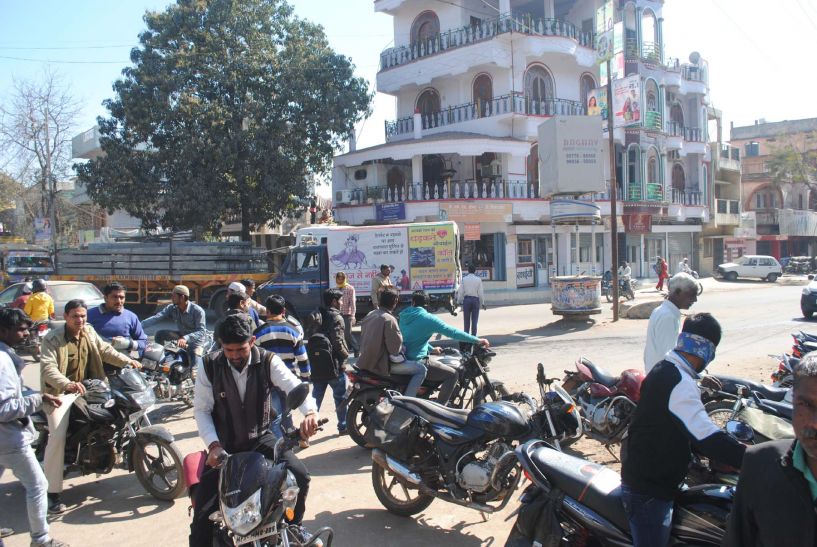 sehore hospital parking पर्किंग अस्पताल परिसर से बाहर करने से बिगड़ी यातायात व्यवस्था