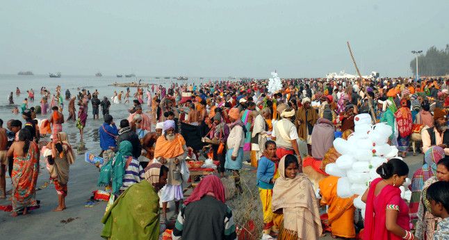 gangasagar गंगासागर में आज लाखों लगाएंगे पवित्र डुबकी