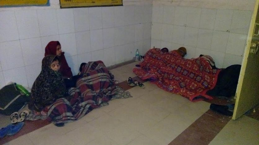 kanpur चुनाव प्रक्रिया में प्रशासन मस्त ठंड से असहायों की हालत पस्त