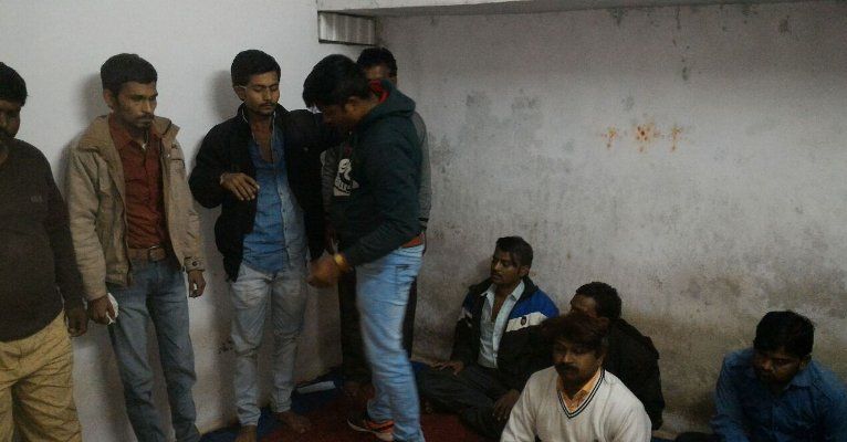 Police Ten accused Caught. ओंकारजी की नगरी में नेता के घर चल रहा था सट्टा, पकड़ाया
