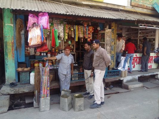 broad-daylight-theft-at-grocery-shop, itarsi, crim किराना दुकान से दिनदहाड़े चोरी