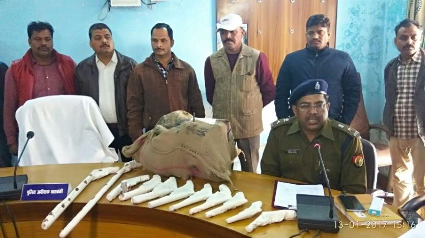 barabanki चुनाव से पहले पुलिस को मिली बड़ी सफलता, अवैध असलहा फैक्ट्री का किया भंडाफोड़