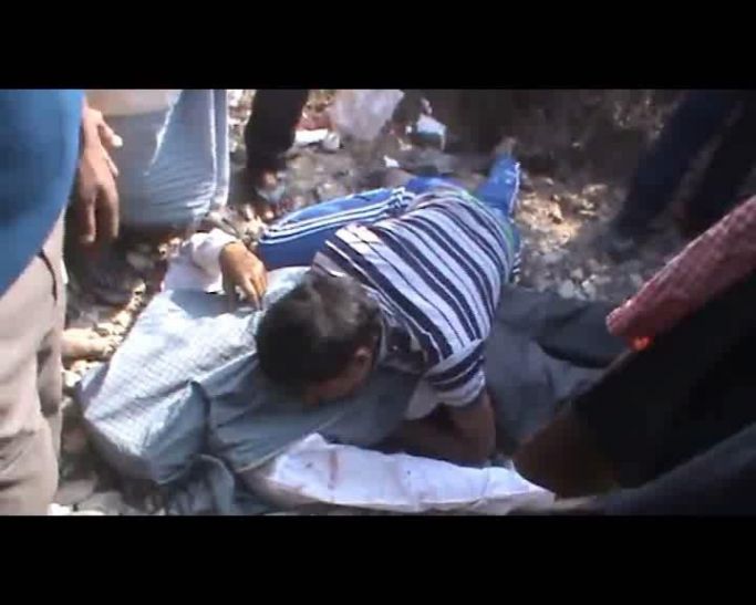 road accident सड़क हादसे में युवक की मौत के बाद हंगामा