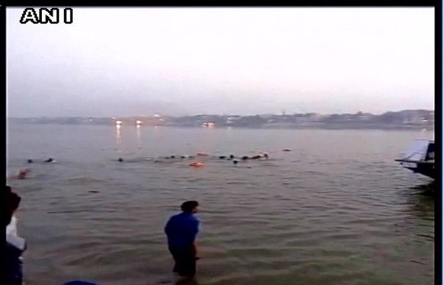 Boat Capsizes पटना में नौका दुर्घटना में 21 मरे, कई लापता