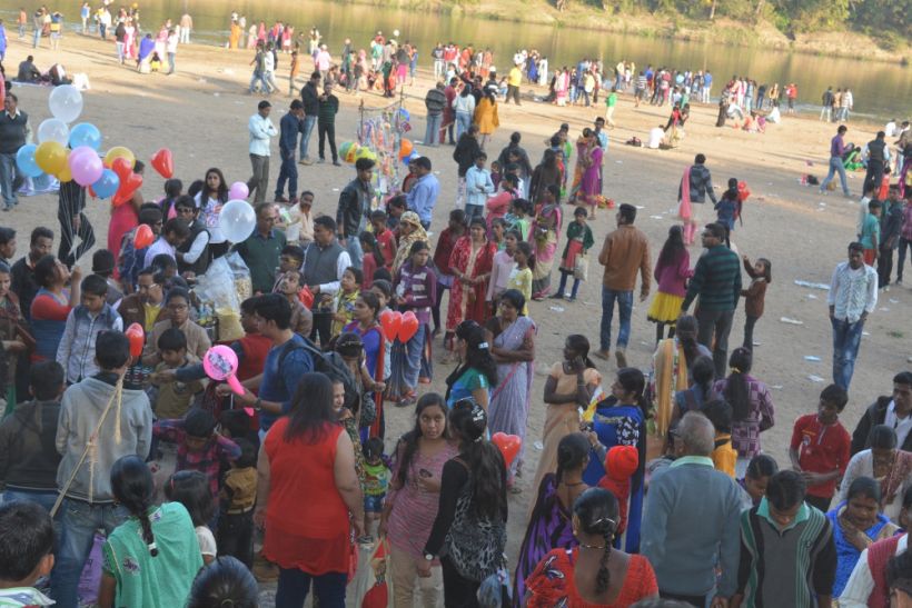 balaghat सूर्य को अध्र्य देकर की मंगल कामना