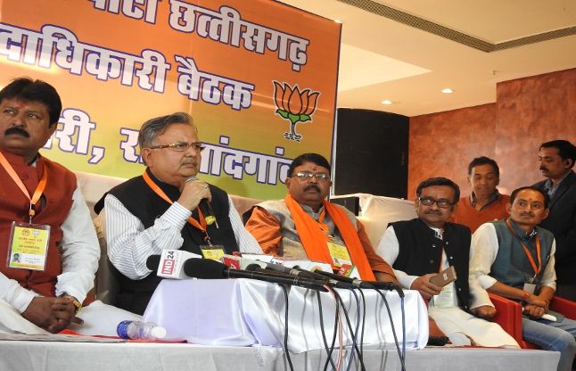 CM Raman in the role of election expert workers ta इलेक्शन एक्सपर्ट की भूमिका में सीएम रमन ने कार्यकर्ताओं को दिया 70 सीट जिताने का टारगेट