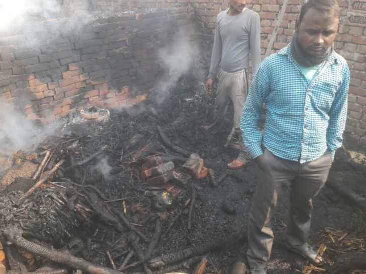 fire छप्पर के घर में लगी आग, तीन मासूम बच्चों की जलकर मौत
