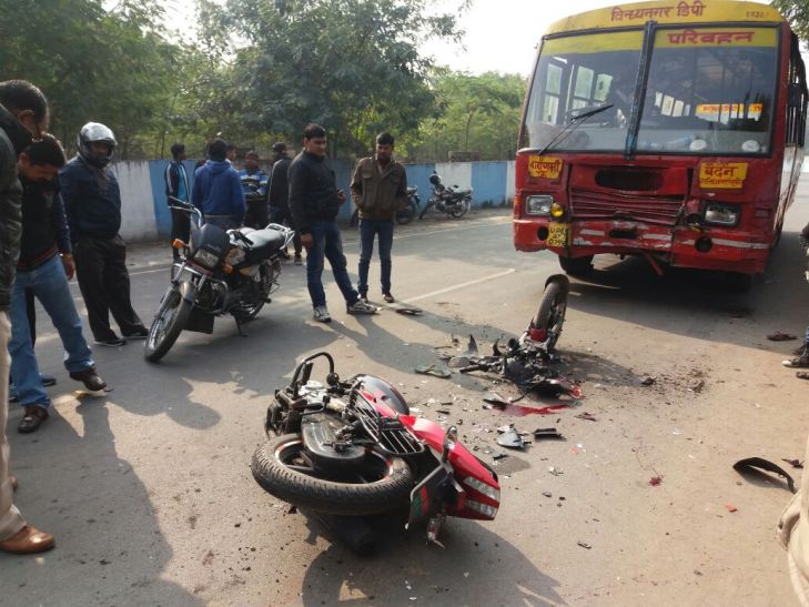 accident रोडवेज़ बस ने बाइक को मारी टक्कर दो की मौत एक घायल