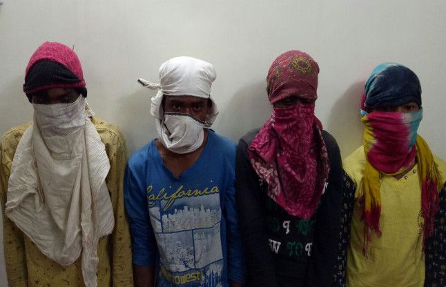 The gang arrested who tied Couples to a tree in th #जंगल में प्रेमी जोड़ों को पेड़ में बांध कर लूटपाट और छेडख़ानी करता था गिरोह, छह पकड़ाए