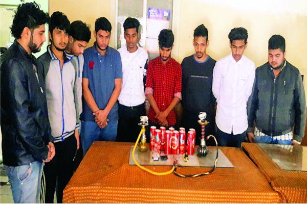 illegal hukkah bar in indore नानी बाहर गई तो भाइयों ने खोल लिया हुक्का बार