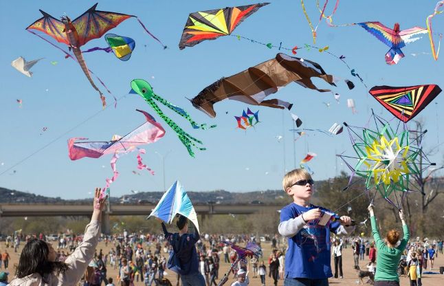 kite festival धरती से आकाश को जोड़ती है पतंगें, ऐसी है पतंग उड़ाने की पूरी कहानी