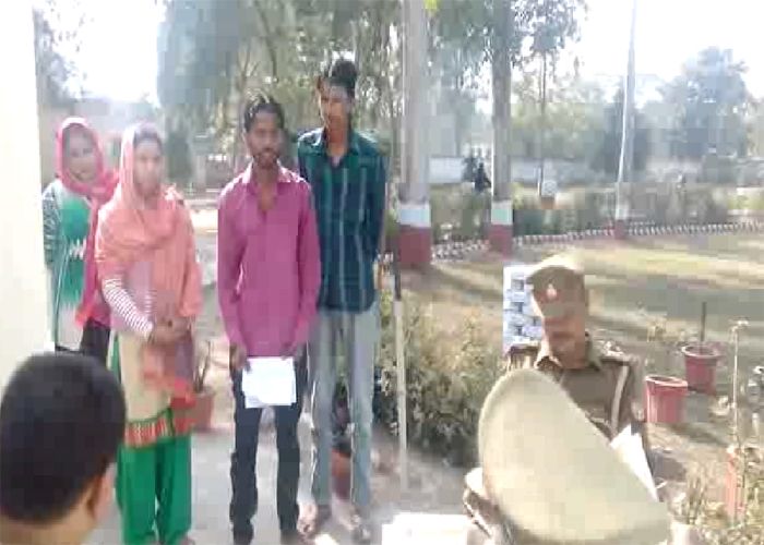 lalitpur सूदखोरों ने दिया घर छोड़ने का फरमान, ब्याज चुकाते चुकाते खत्म हो गया व्यापार