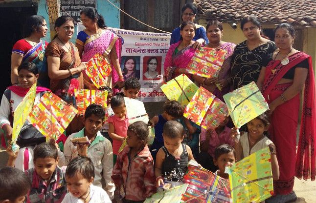 Lioness club janjgir celebrated Makar Sankranti लायनेस क्लब जांजगीर ने मनाया मकर संक्रांति पर्व