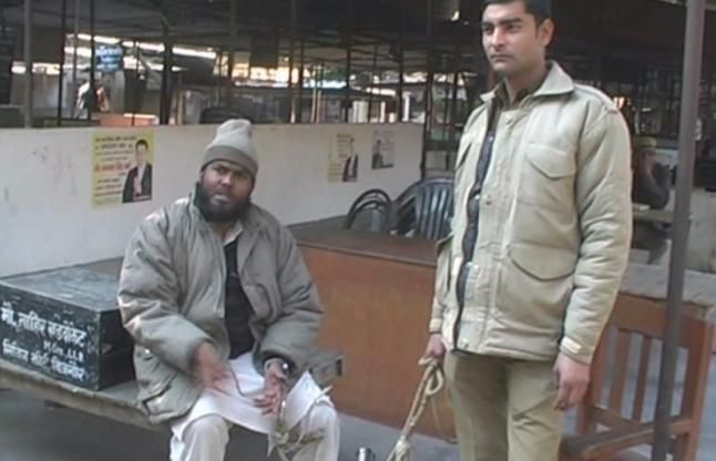 lucknow blast accused VIDEO: 2007 लखनऊ बम ब्लास्ट मामले में 2 साल से फरार था ये शख्स, अब चढ़ा पुलिस के हत्थे